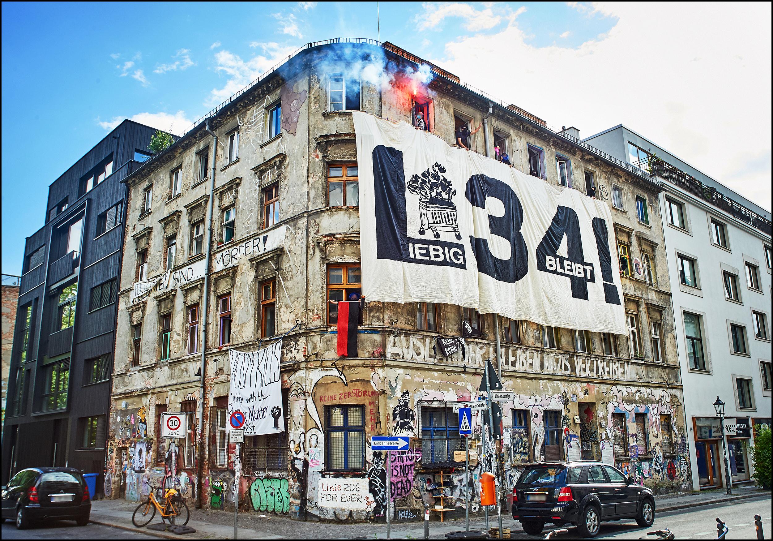 L34 Soli-Banner an der Linie